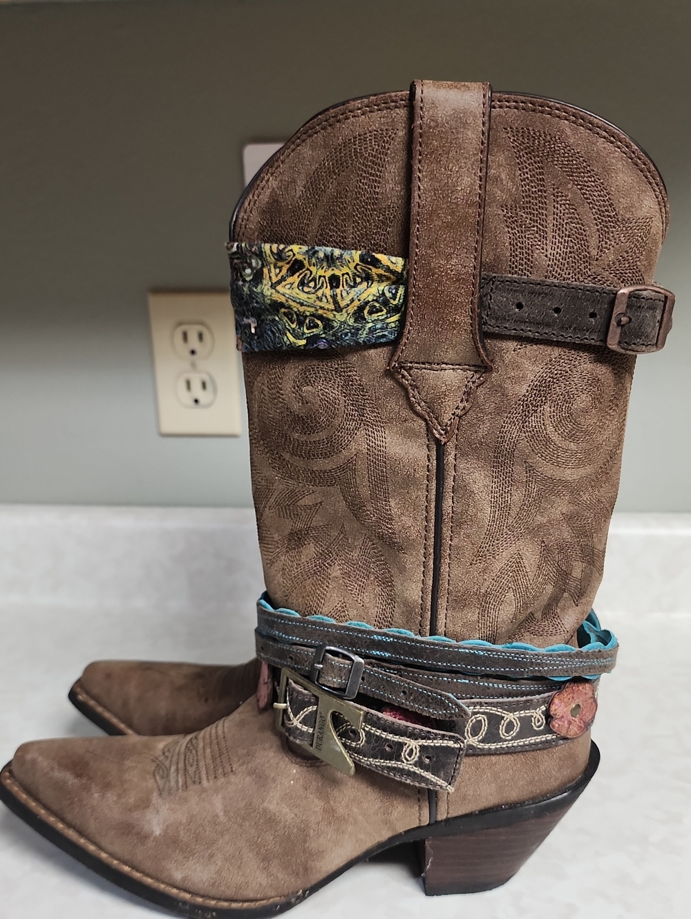 Durango Crush Accessorized western fashion boots womens 8 nwt number 1142